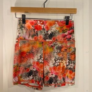 Athleta Salutation Stash Pocket 5” Short